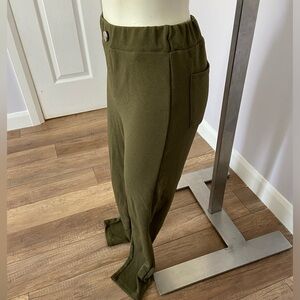 Army green leggings 🫒